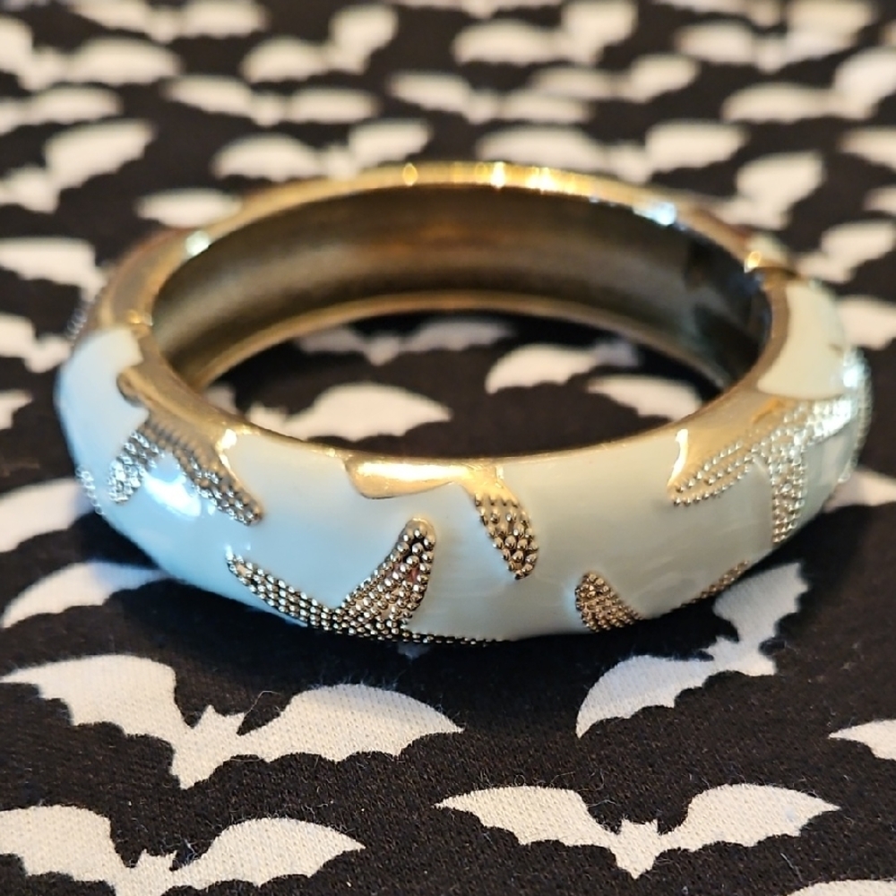 5/$13 Starfish Bangle Bracelet